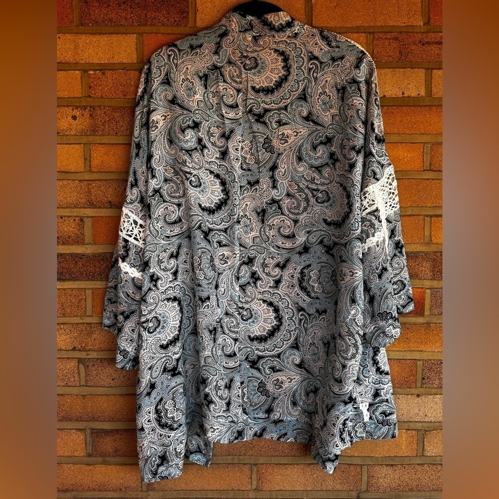 Paisley Women's 100% silk kimono Jacket pockets - Picture 9 of 10